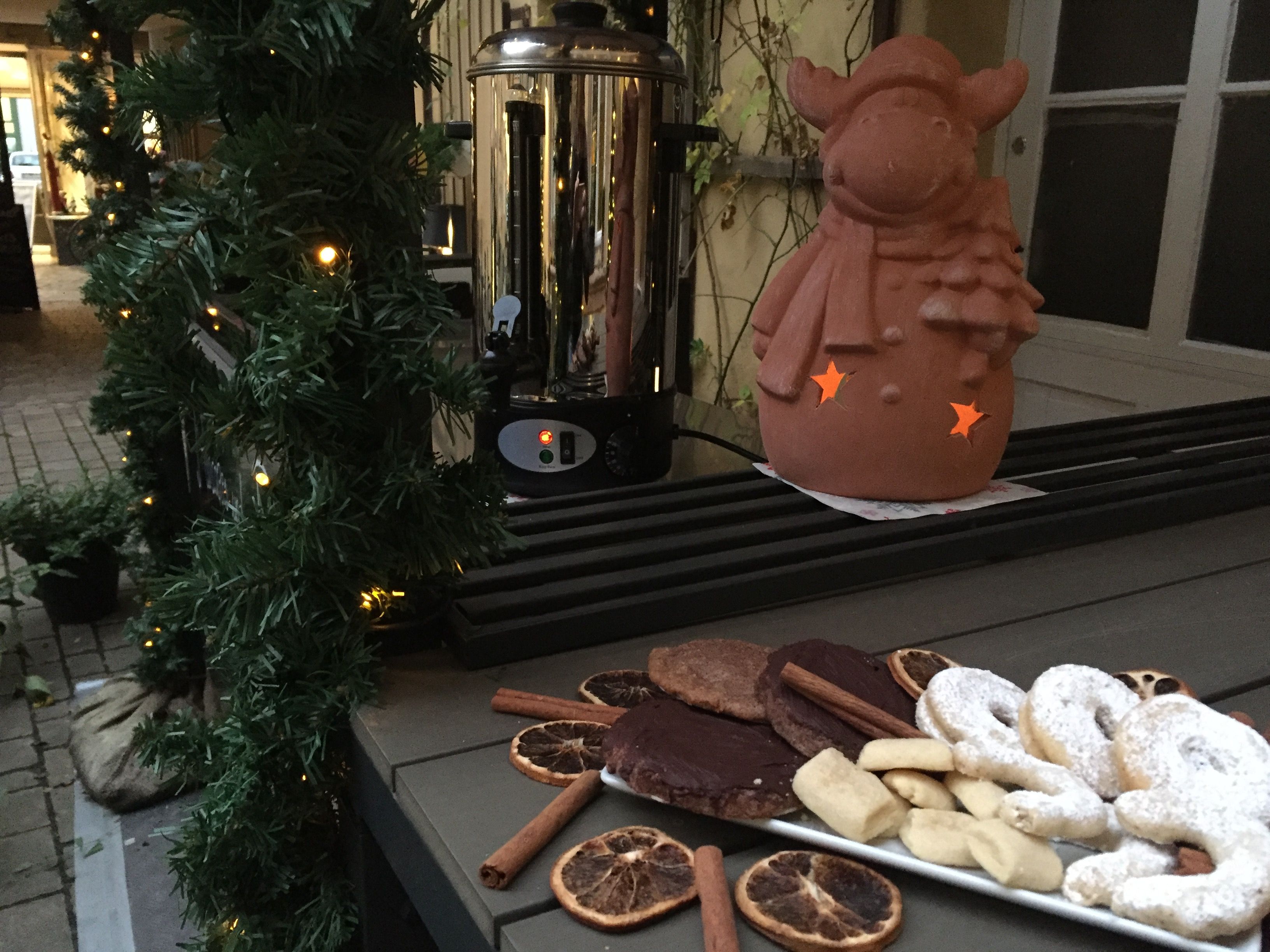 Weihnachtspavillon Café Leander